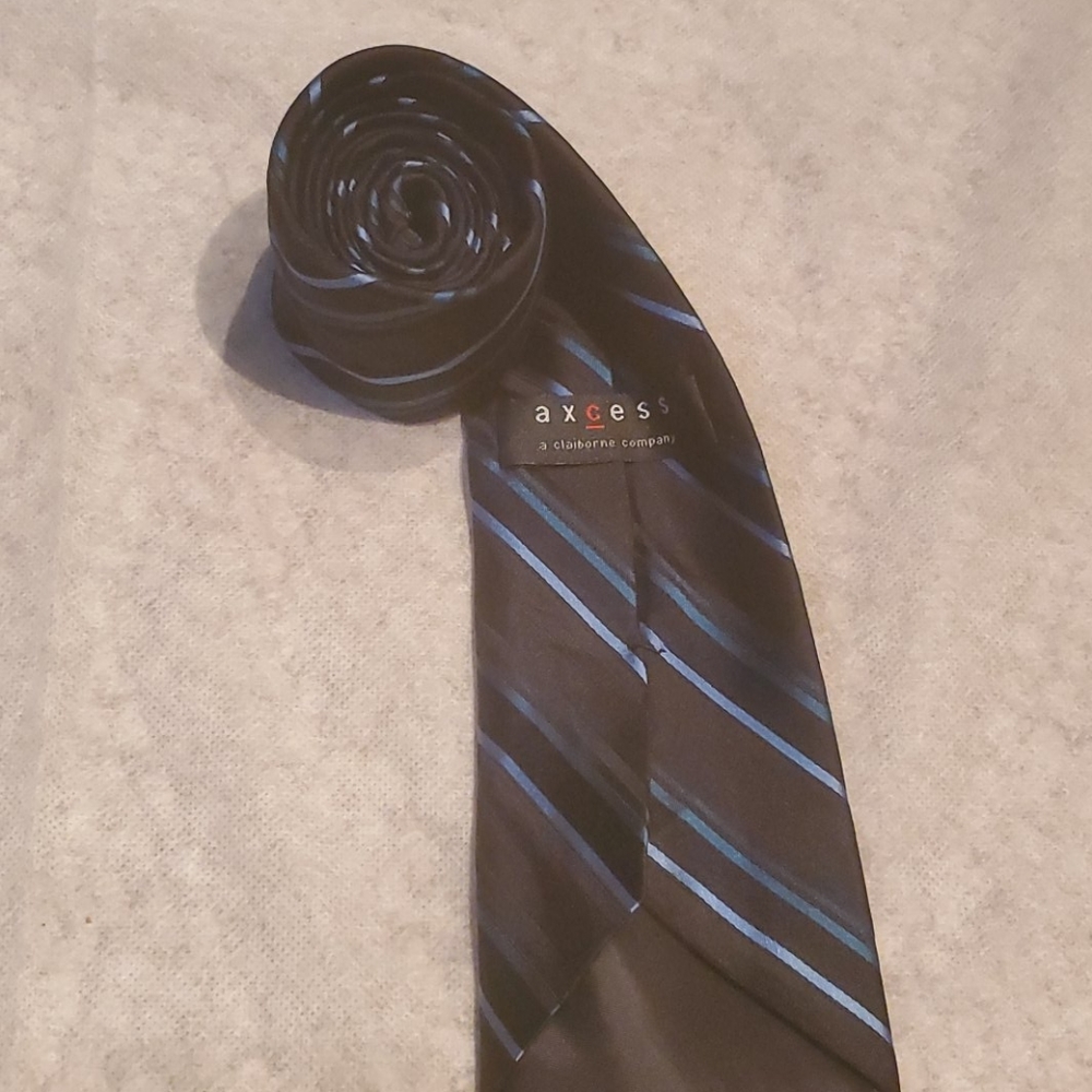 Axcess tie